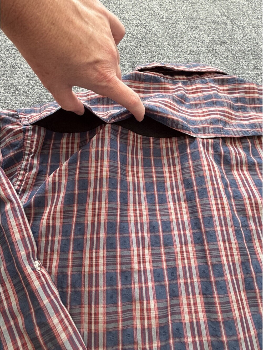 Men’s Wrangler Outdoor Pearl Snap Shirt Vented Size Large blue Red Plaid Utility - Picture 15 of 16